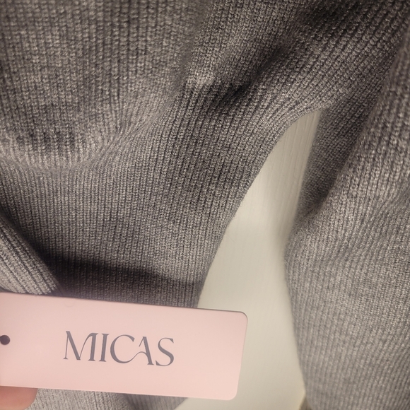 MICA's V-Neck Sweater Cardigan. Size M. NWT - Picture 4 of 4